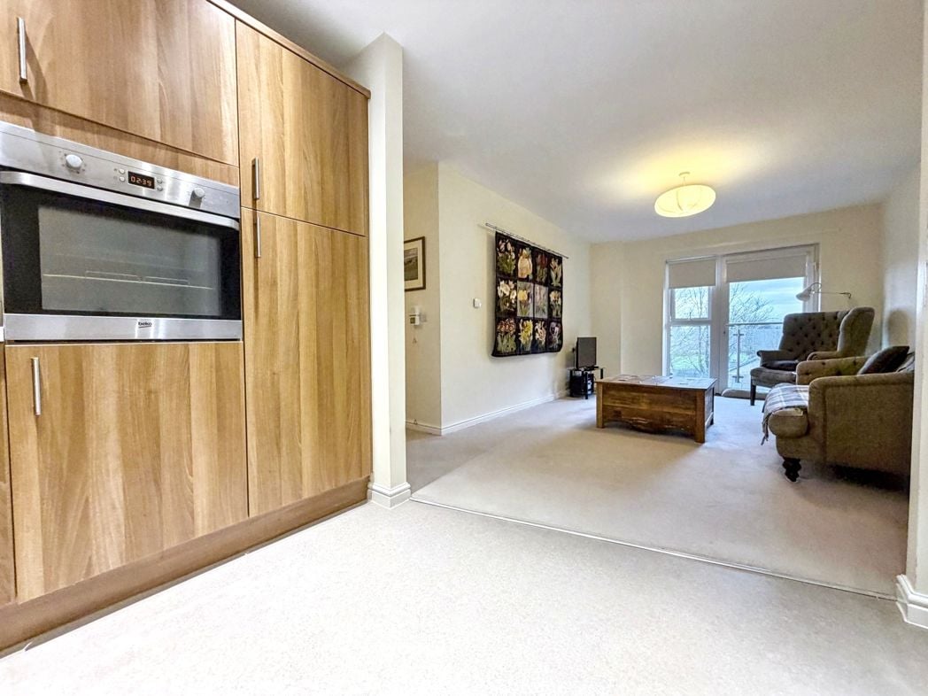Property image 9 of 28