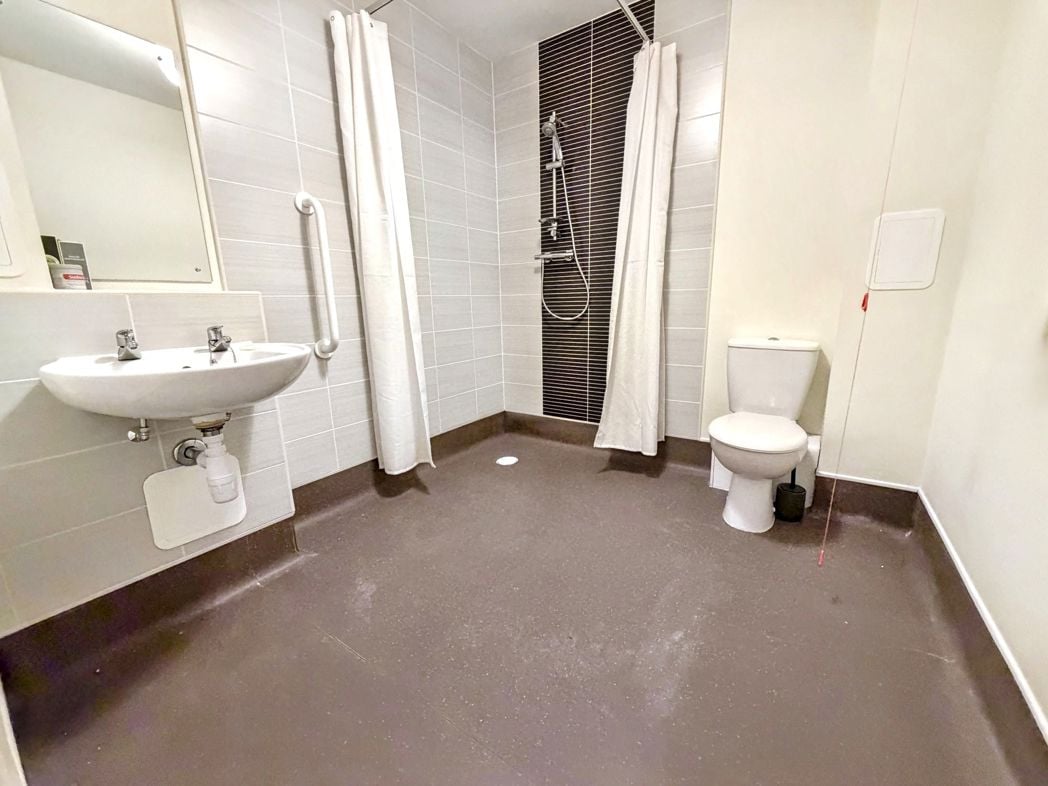 Property image 15 of 28