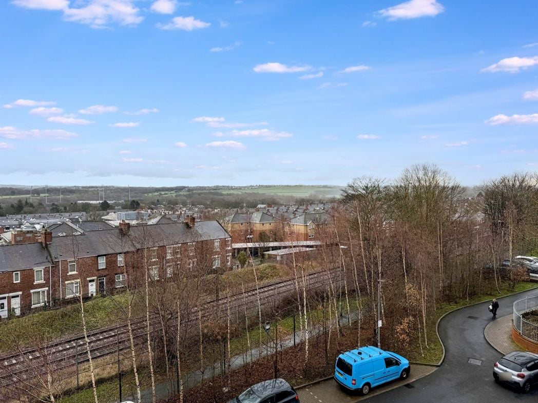 Property image 17 of 28