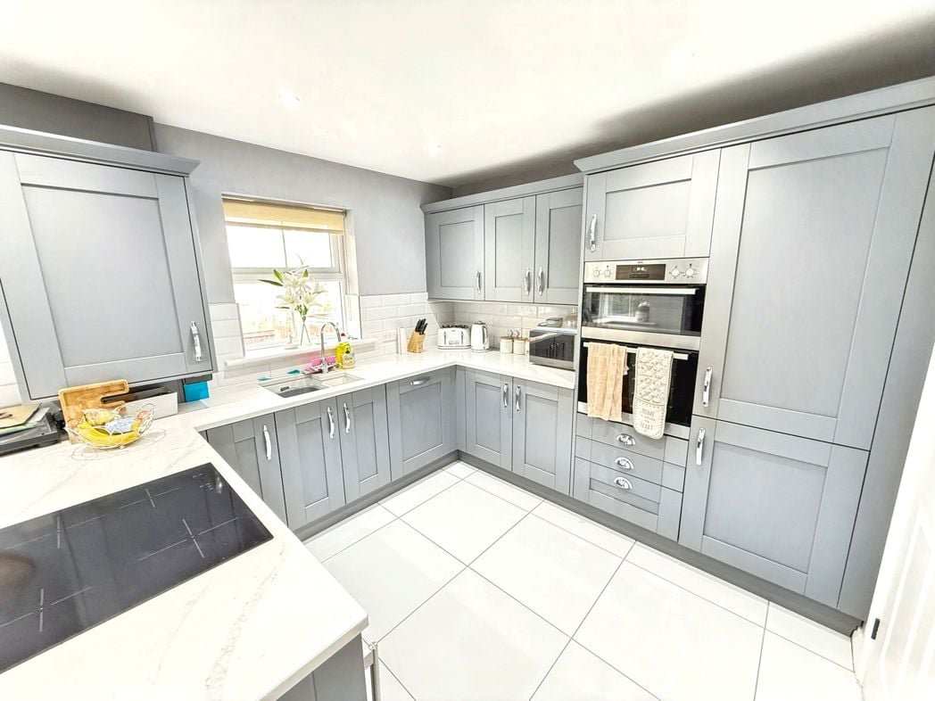 Property image 3 of 17