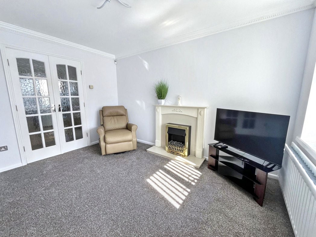 Property image 3 of 12