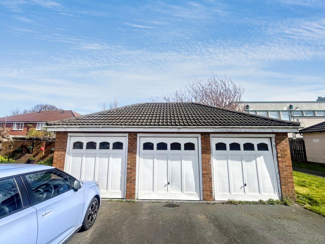 Property image 10 of 12