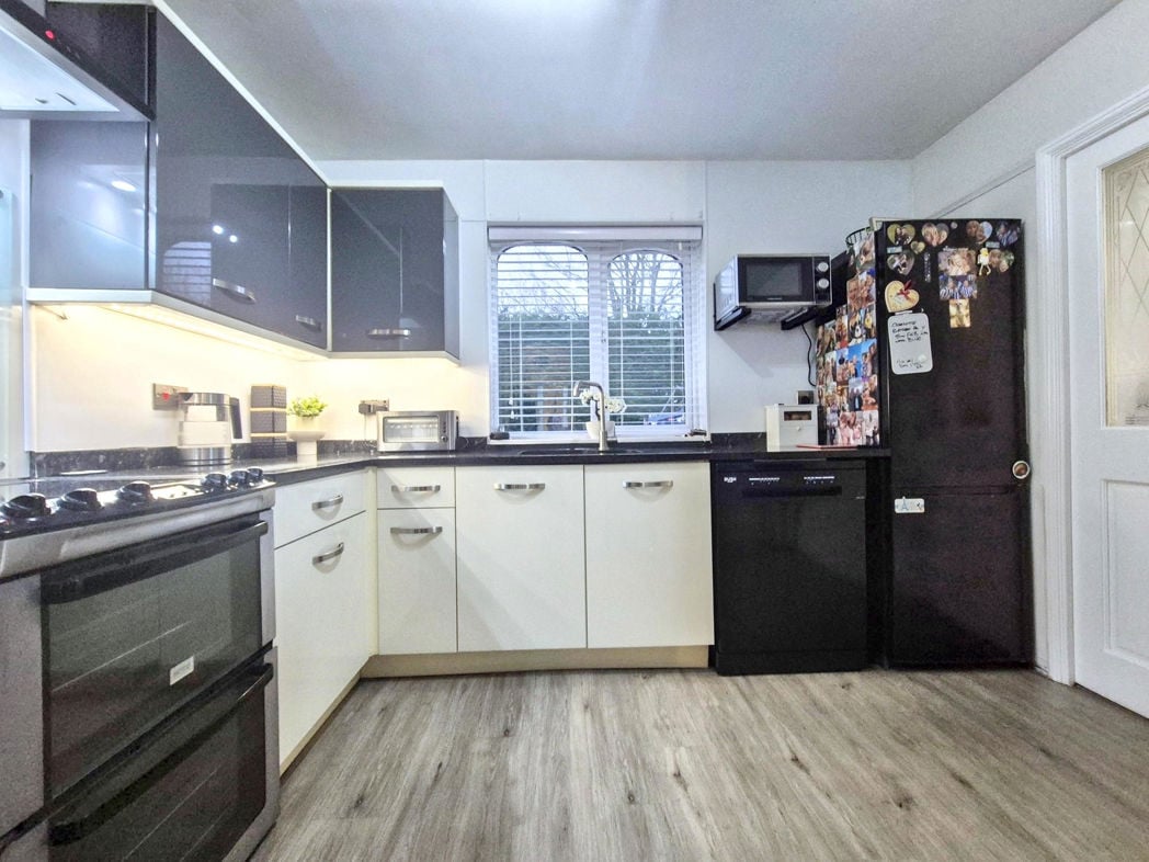 Property image 11 of 26