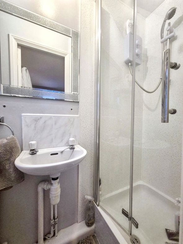 Property image 16 of 26