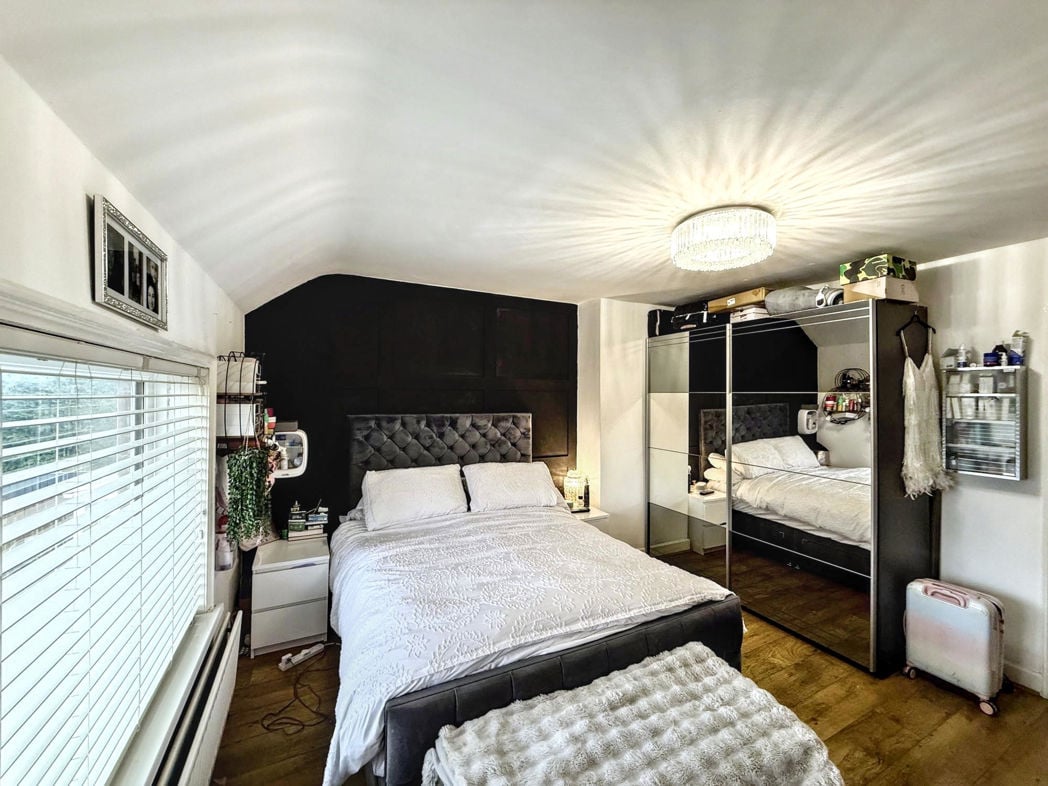 Property image 11 of 16