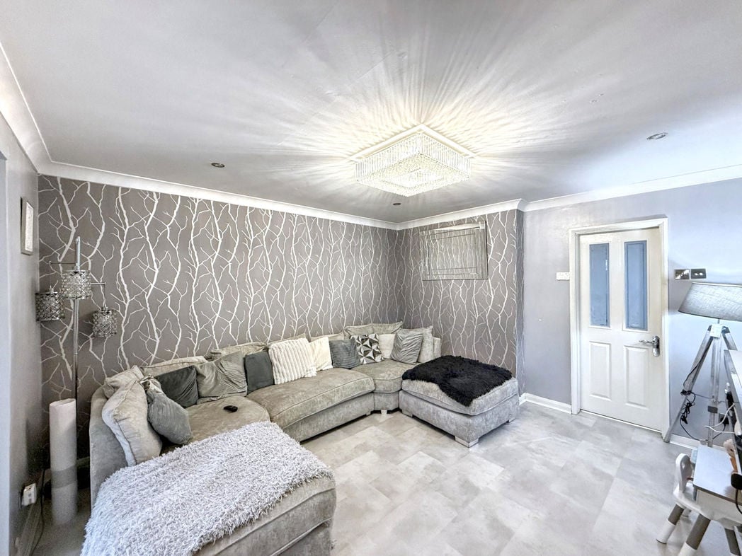 Property image 2 of 16