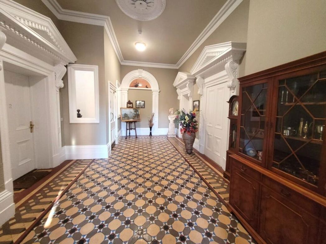 Property image 3 of 12