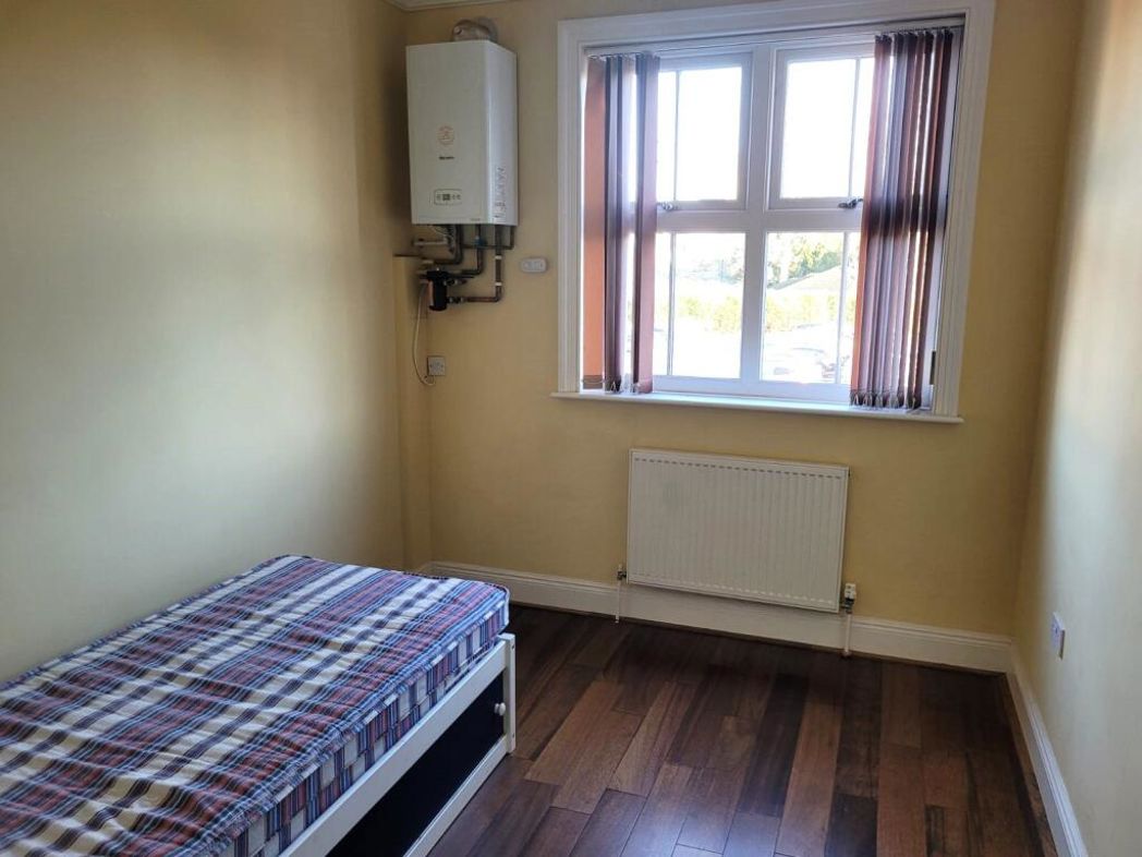 Property image 4 of 12