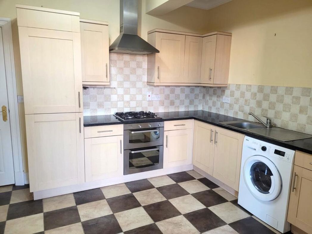 Property image 7 of 12
