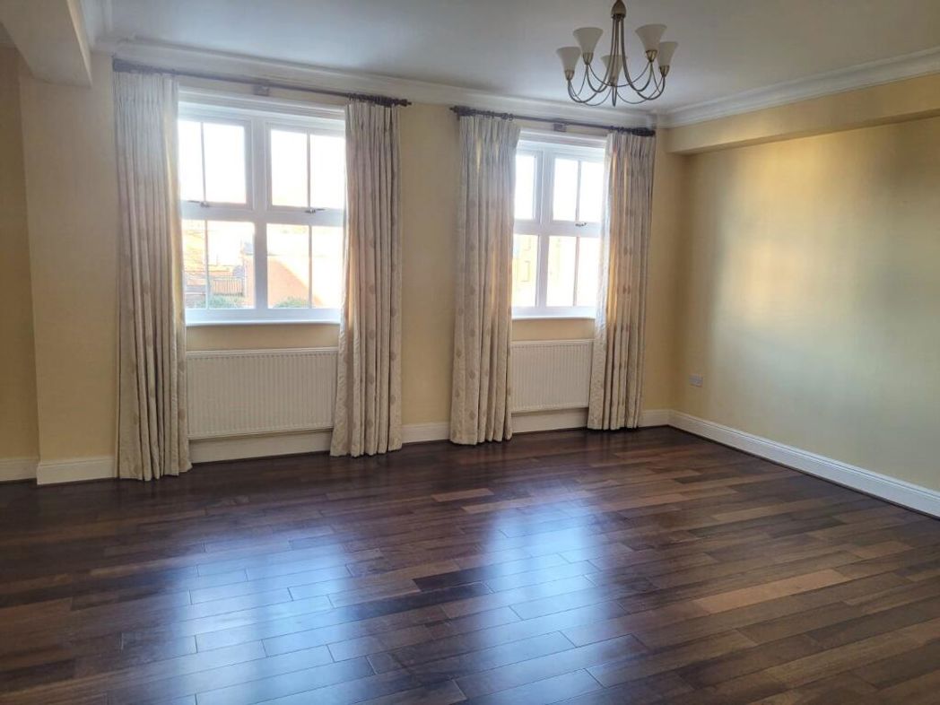 Property image 10 of 12