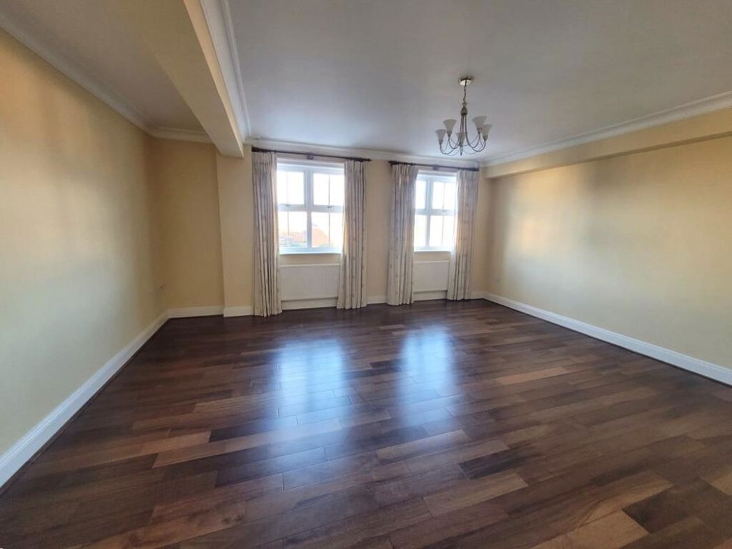 Property image 11 of 12