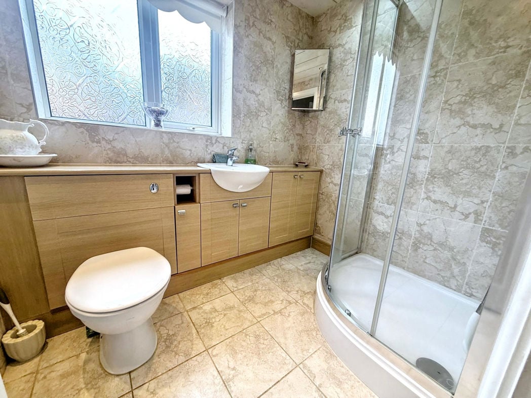 Property image 9 of 12