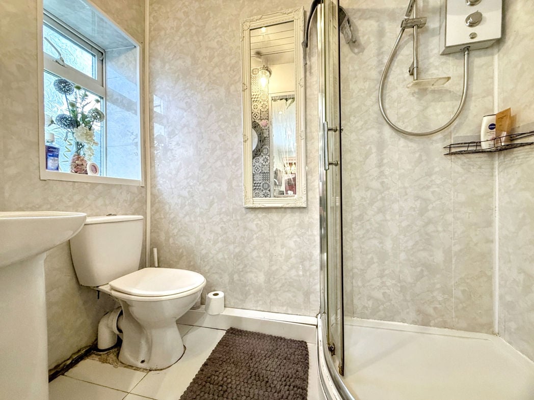 Property image 11 of 28