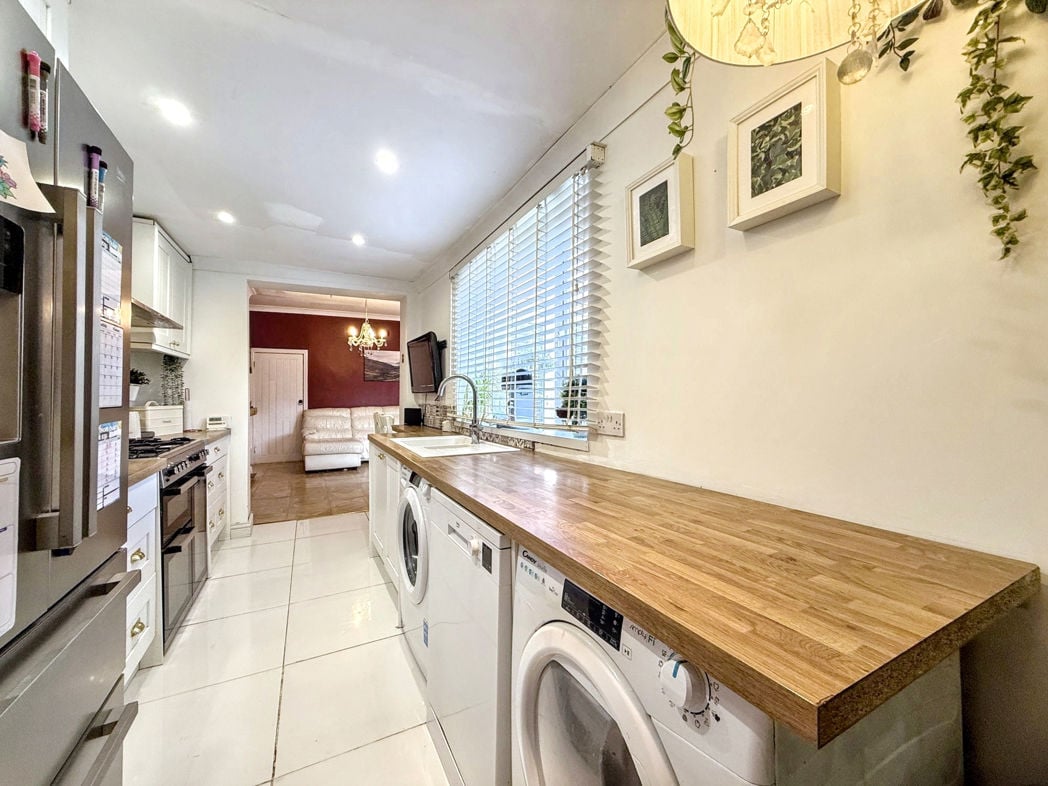 Property image 10 of 28