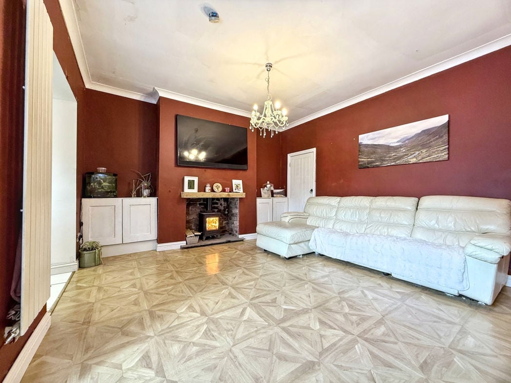 Property image 3 of 28
