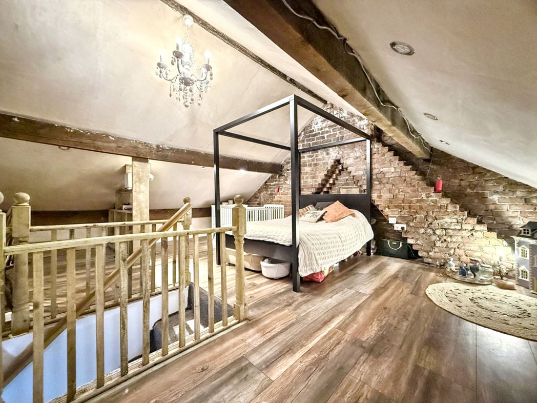 Property image 23 of 28