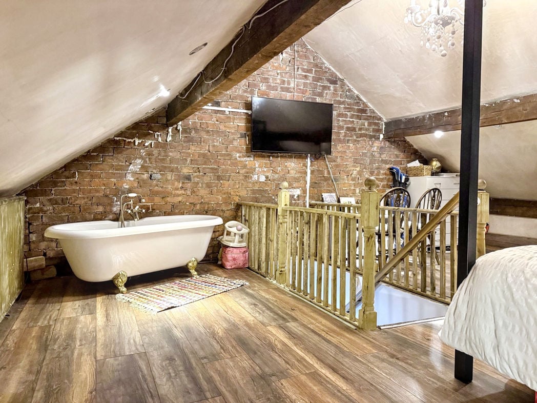 Property image 24 of 28