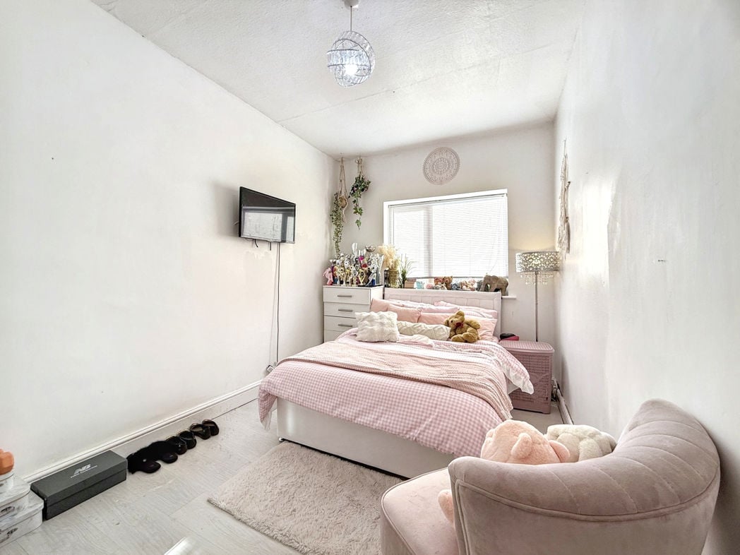 Property image 15 of 28