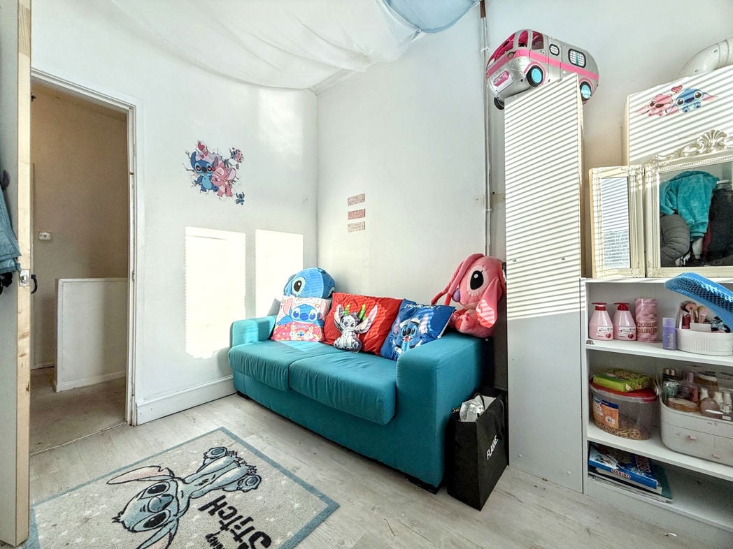 Property image 18 of 28