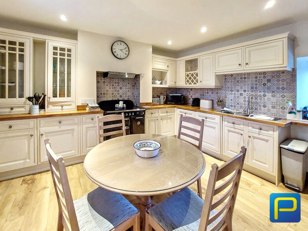 Property image 4 of 22