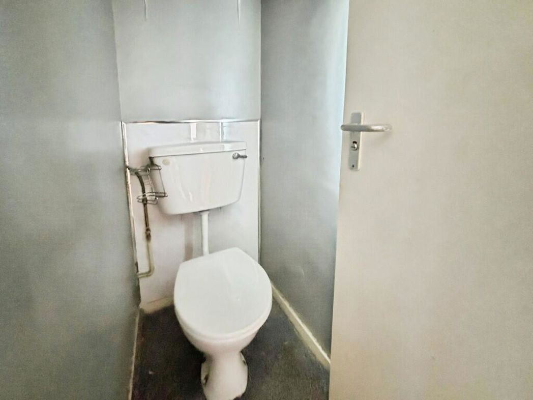 Property image 12 of 18