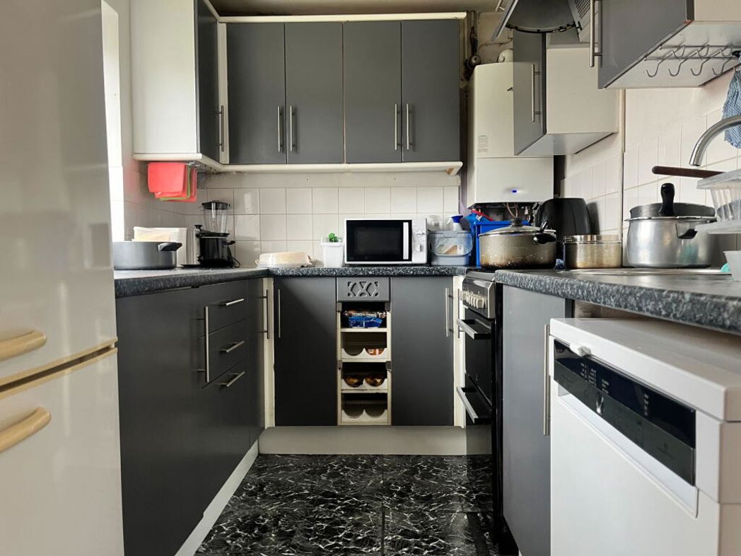 Property image 2 of 9