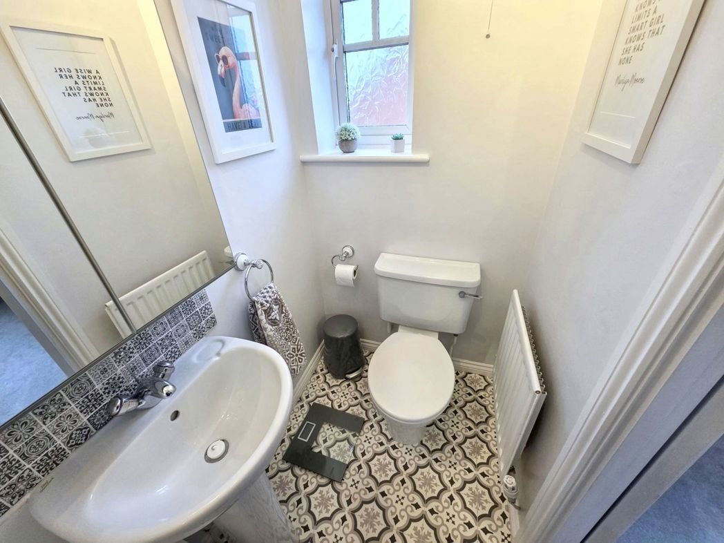 Property image 11 of 17