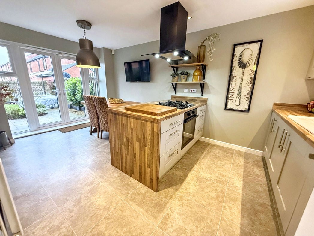 Property image 3 of 23