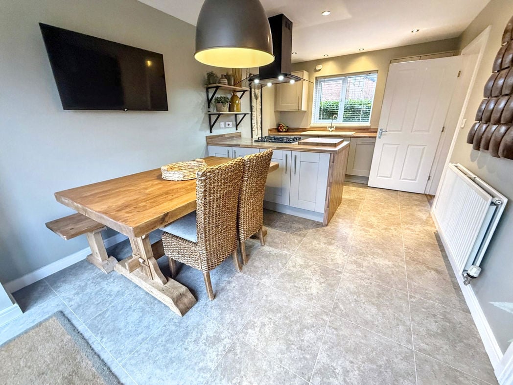 Property image 9 of 23