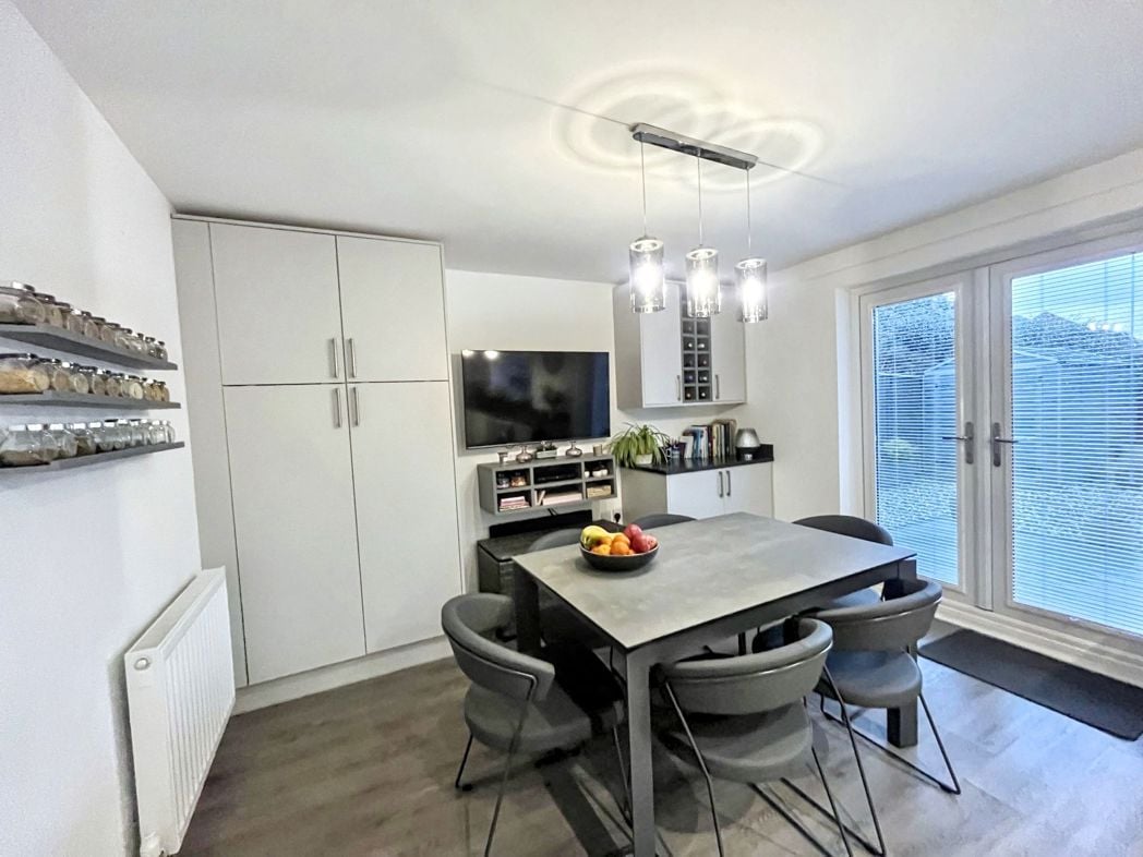 Property image 6 of 17