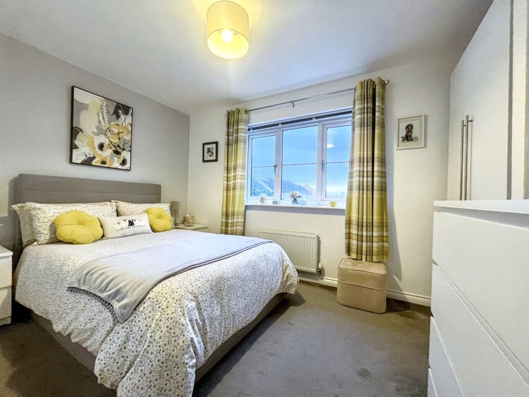 Property image 11 of 17