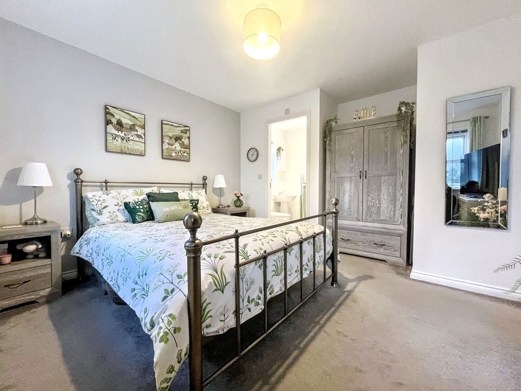 Property image 13 of 17