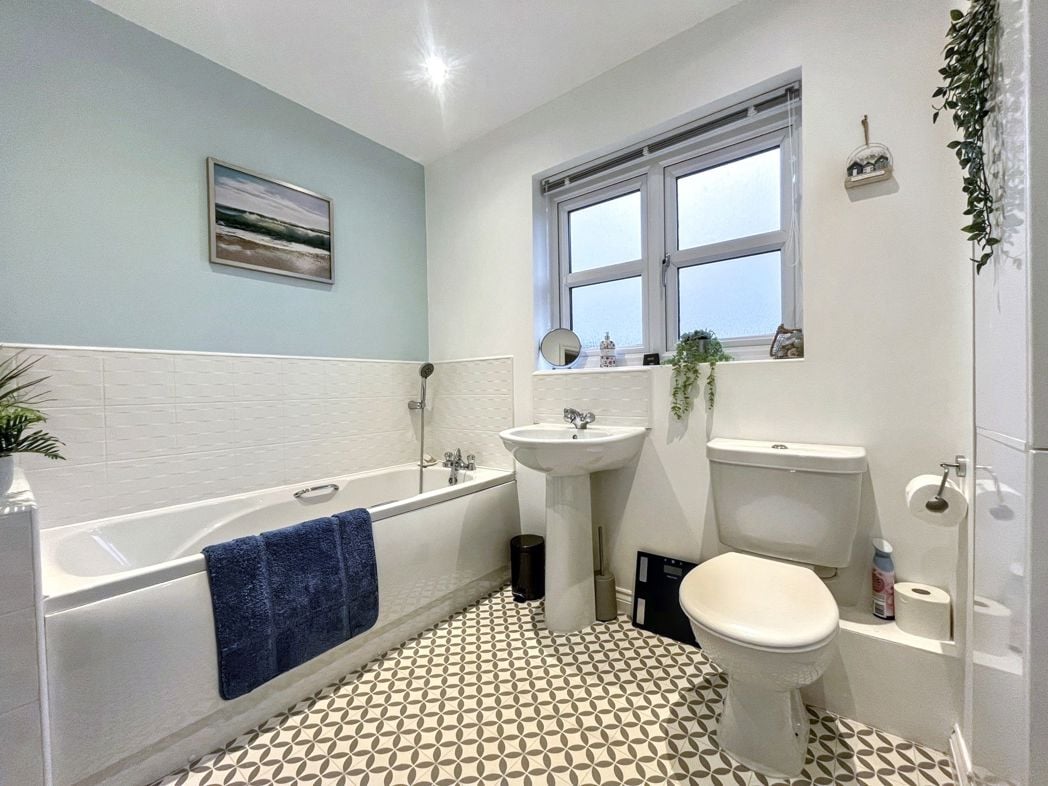 Property image 14 of 17