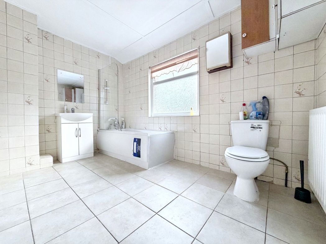 Property image 12 of 14