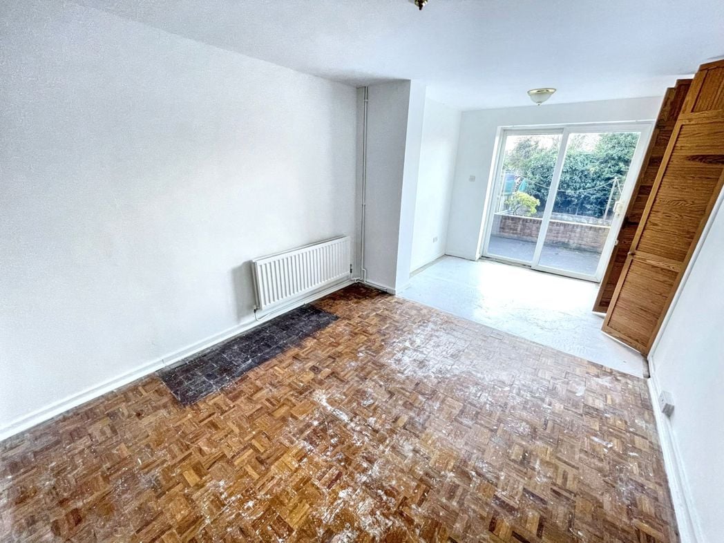 Property image 5 of 11