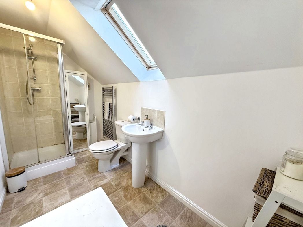 Property image 11 of 16