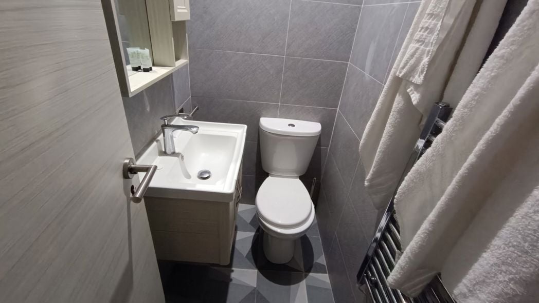 Property image 5 of 11