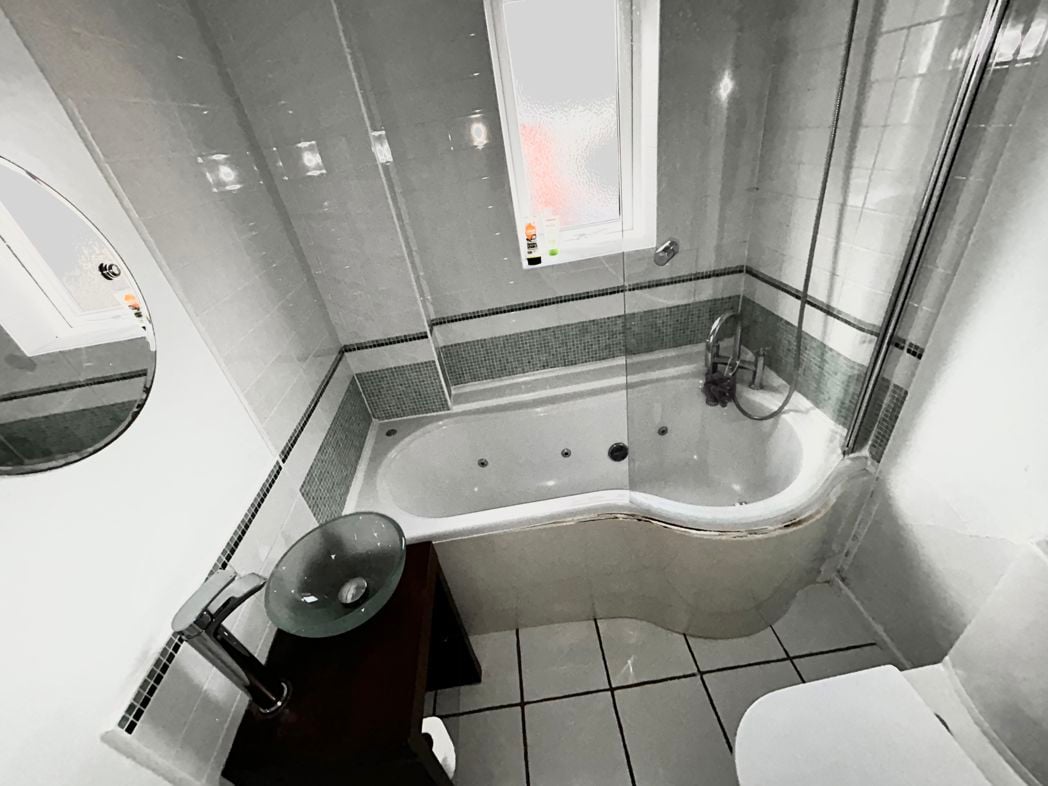 Property image 2 of 11