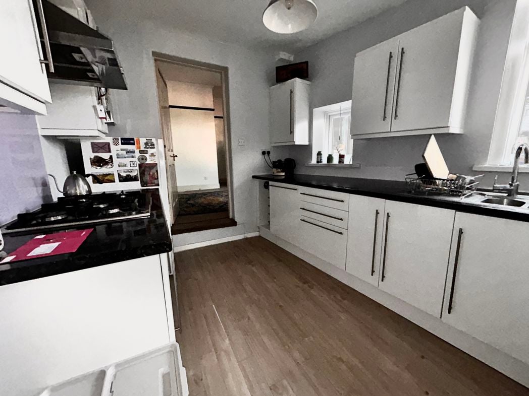 Property image 8 of 11
