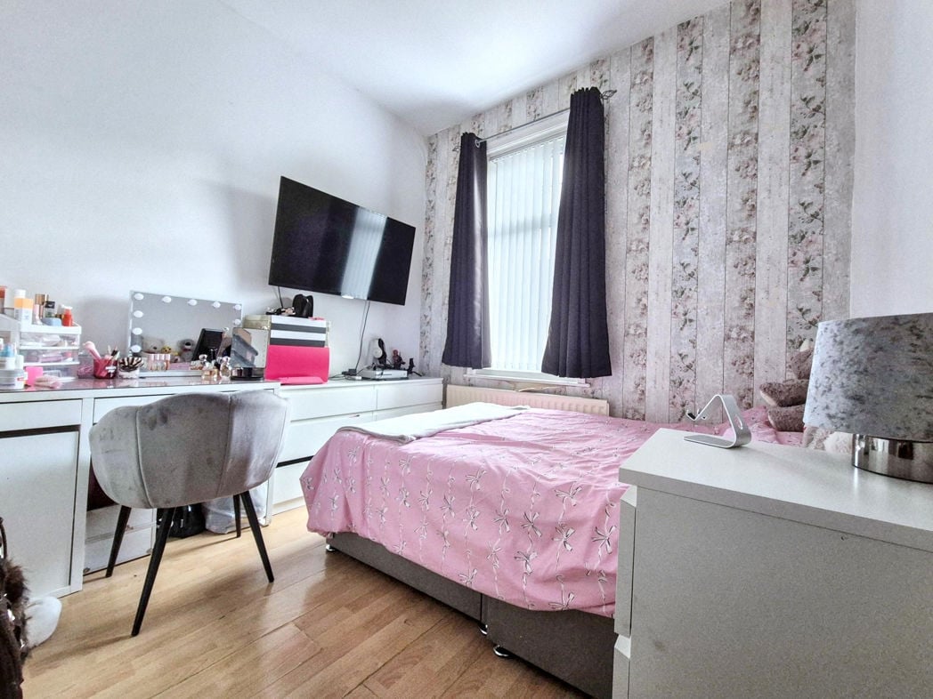 Property image 8 of 16