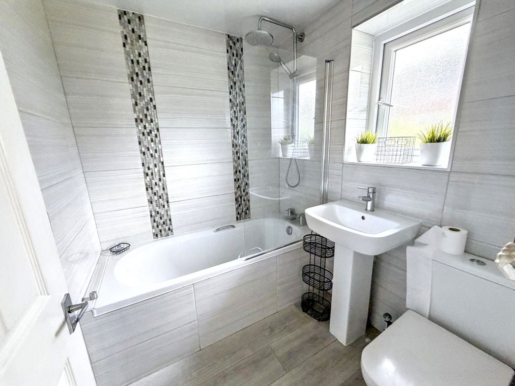 Property image 6 of 12