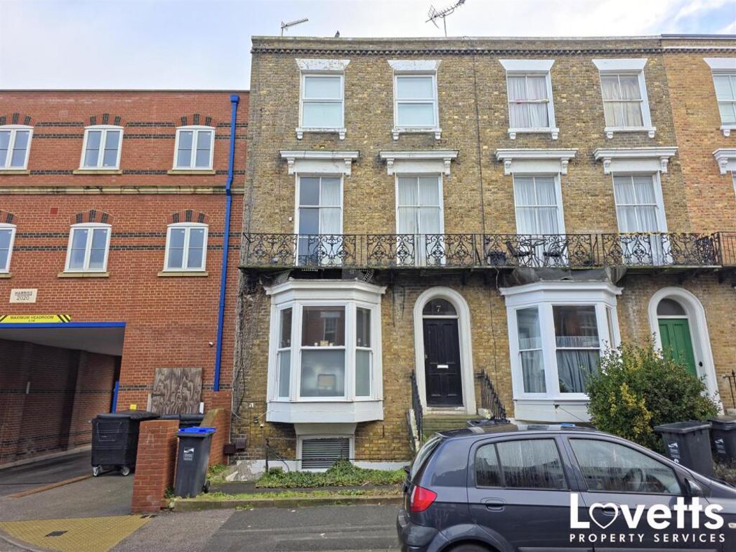 Property image 10 of 10