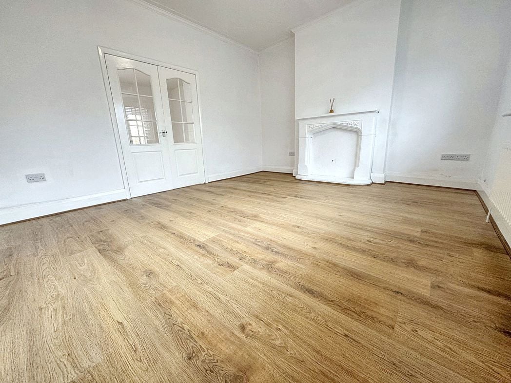 Property image 4 of 16