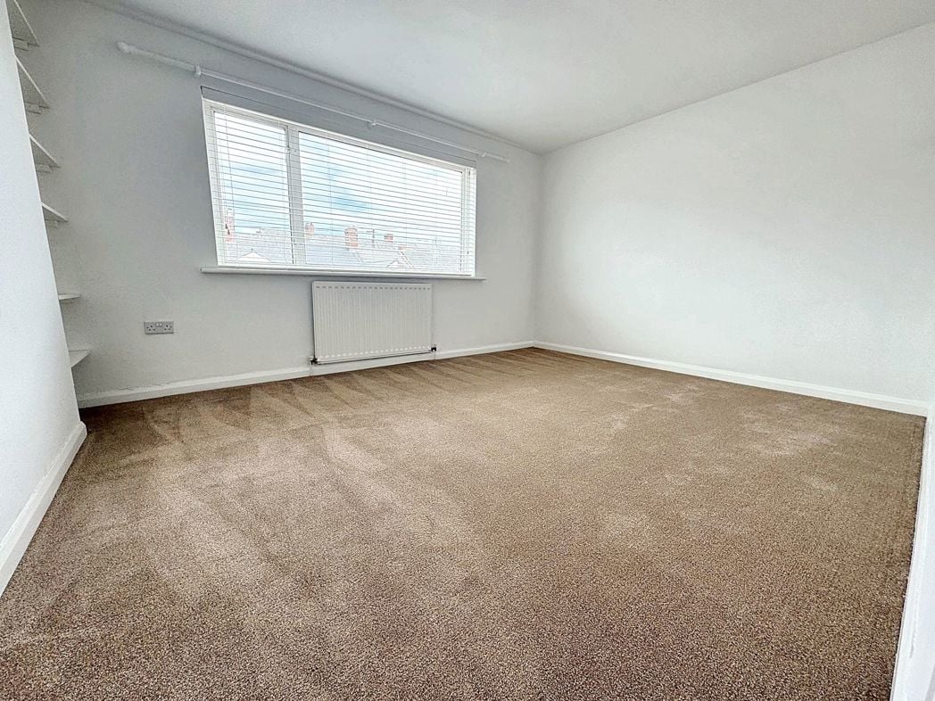 Property image 11 of 16