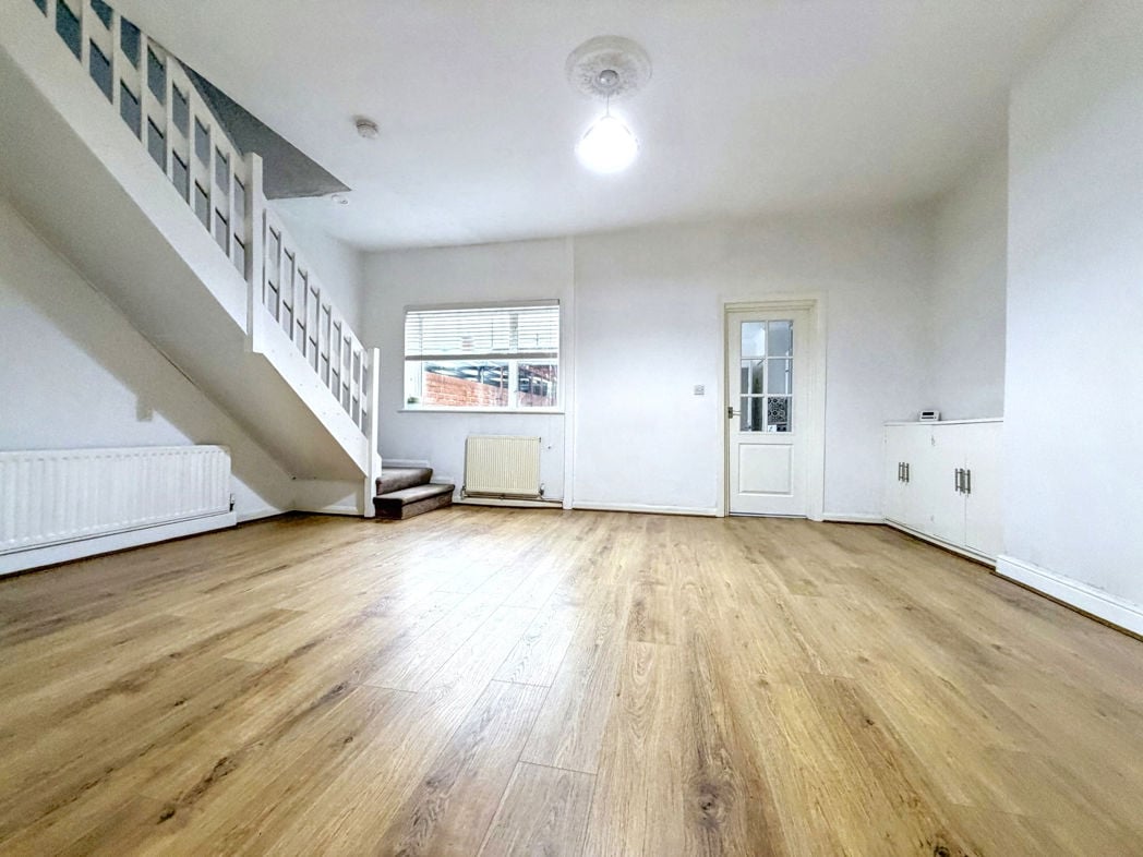 Property image 2 of 16