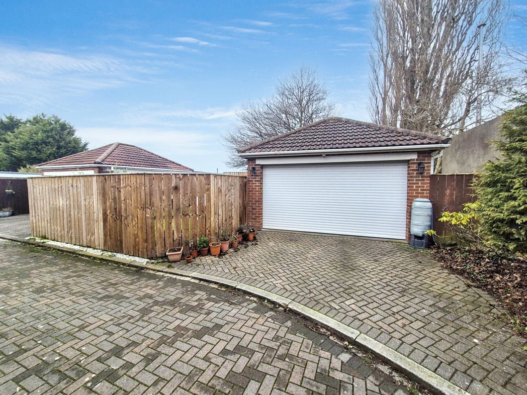 Property image 27 of 28