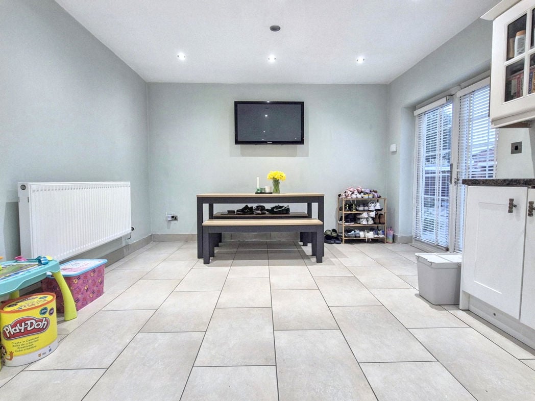 Property image 12 of 28
