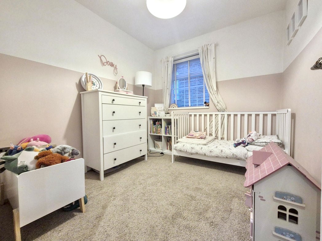 Property image 8 of 28