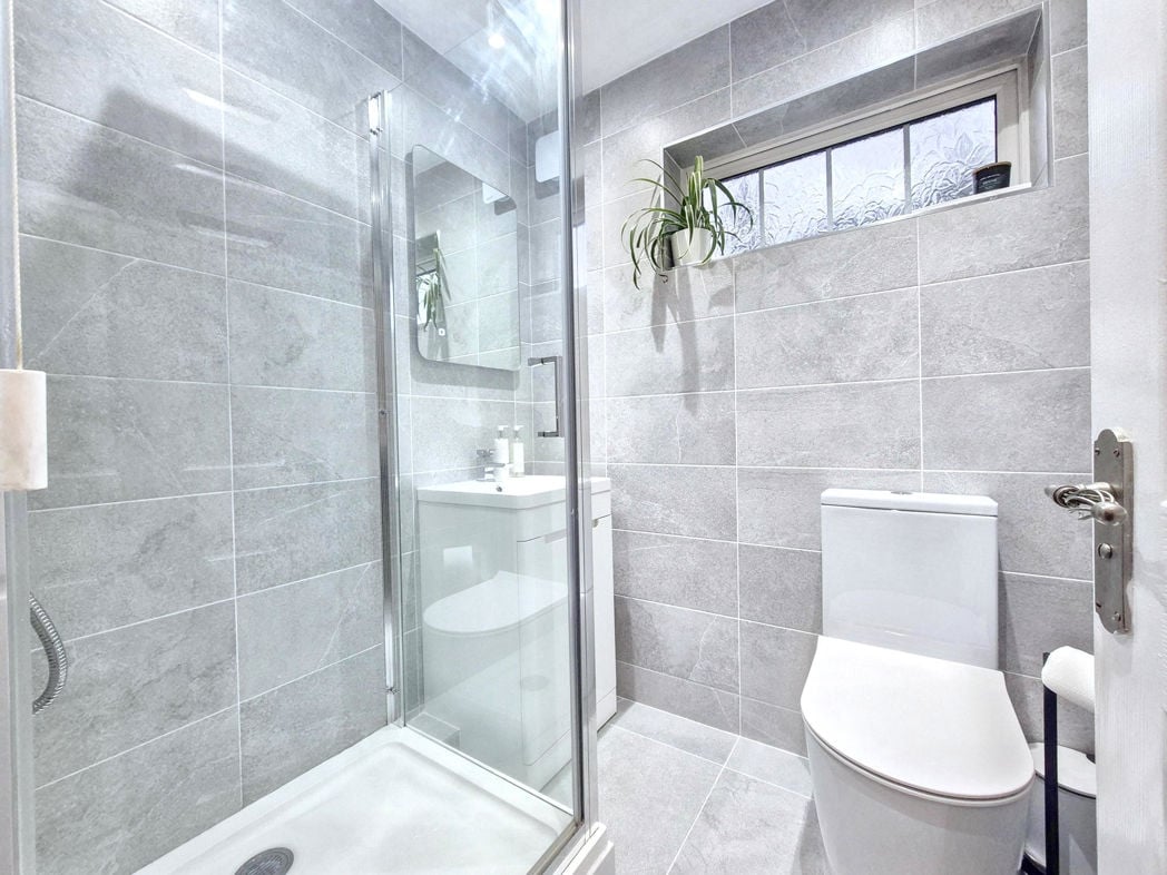 Property image 9 of 28
