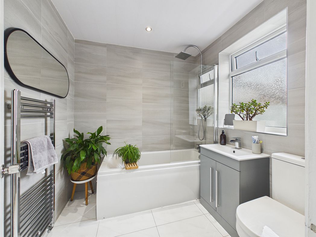 Property image 8 of 12